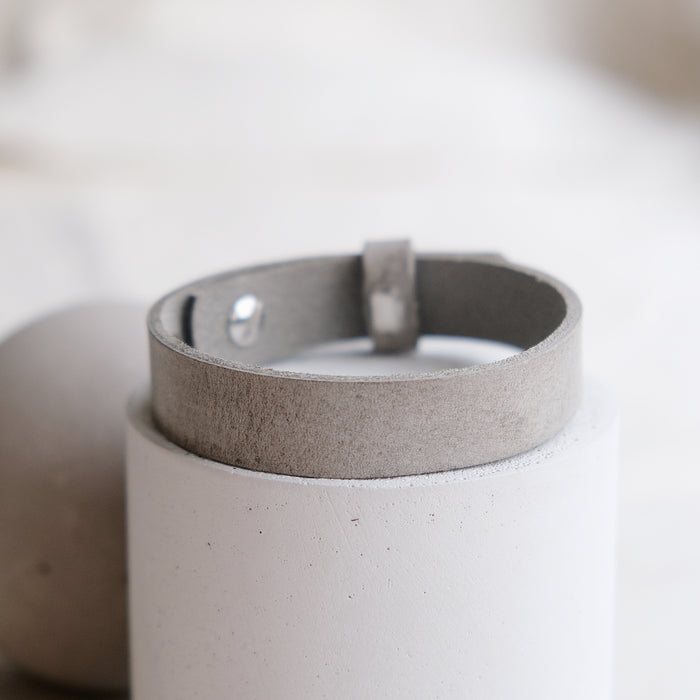 Echtleder-Schieberarmband breit