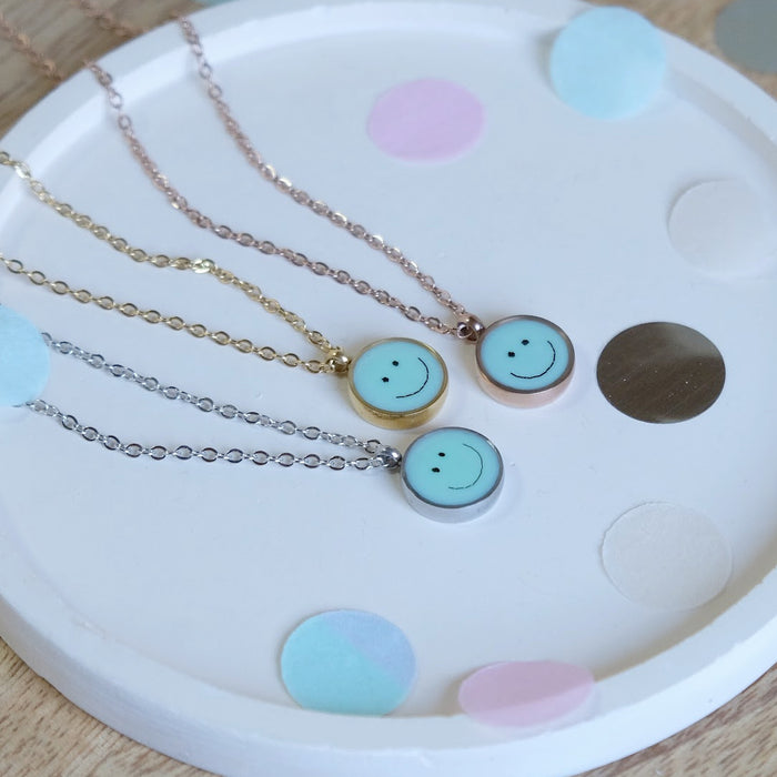 LITTLE ETERNAL SMILEY – Haarkette pastellblau
