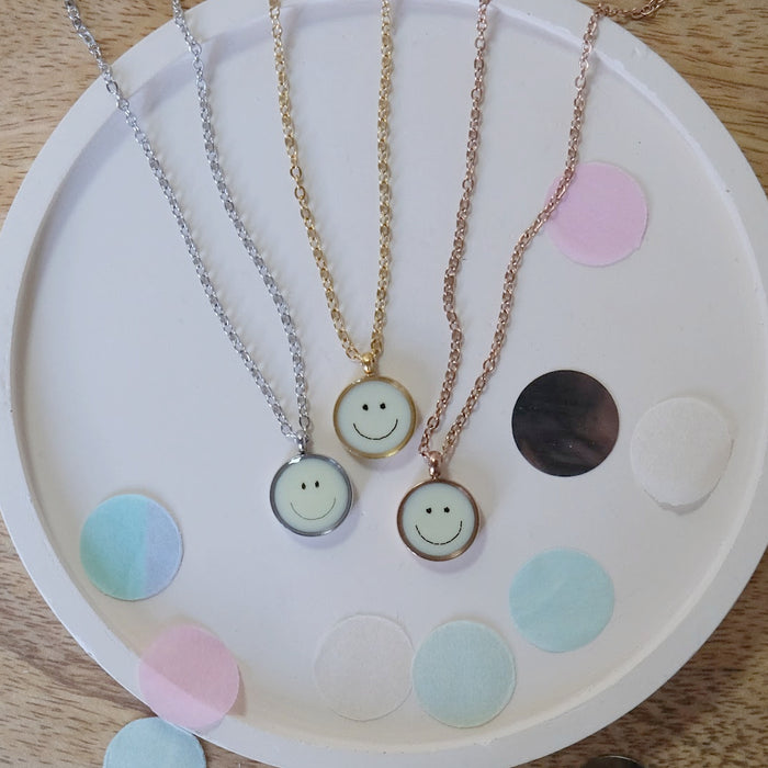 LITTLE ETERNAL SMILEY – Haarkette pastellgelb